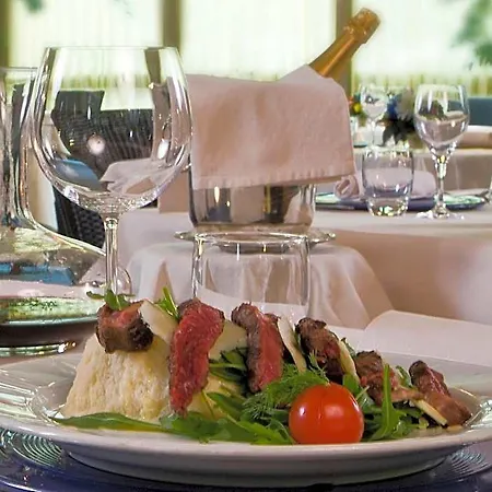 Savoy Отель Пезаро