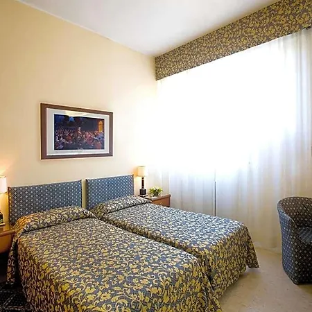 Savoy 4* Пезаро