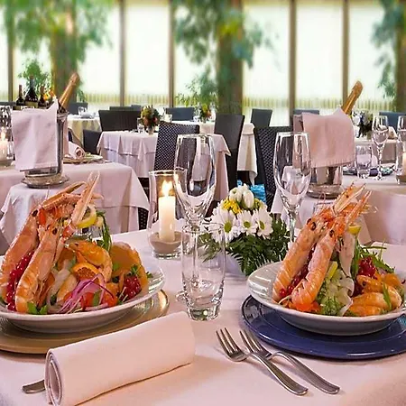 Savoy Отель Пезаро